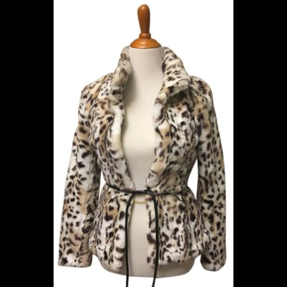 💕sold💕White House Black Market Faux Fur Coat - Picture 2 of 8
